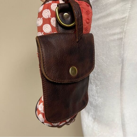 Mo & Co boho embroidered shoulder bag. - Picture 4 of 10